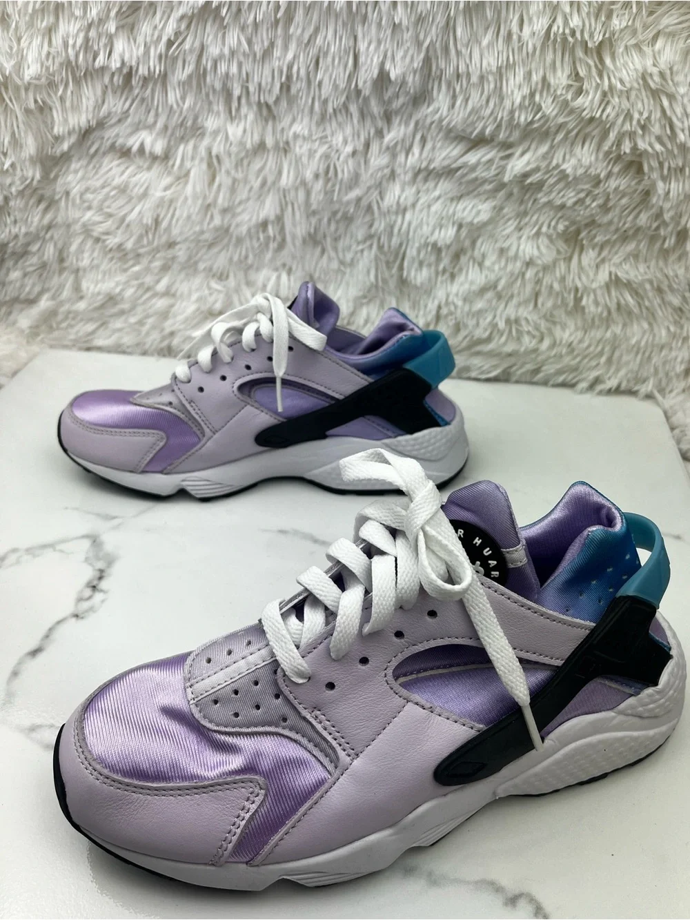 Women’s Nike Air Purple Huarachie Sneakers Size 8